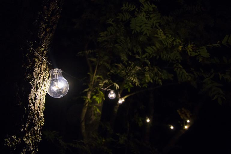 Lampy zewnętrzne praktyczne i efektowne oświetlenie